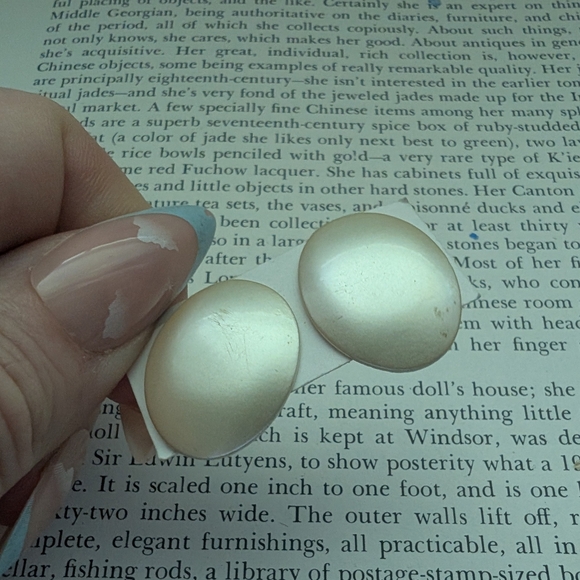 Elegant Purple Stud Earrings And Silver Earrings - Picture 7 of 8